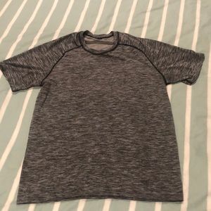 Men’s lulu Lemon workout tee